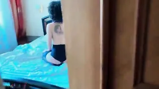 لبوه تلعب في كسها